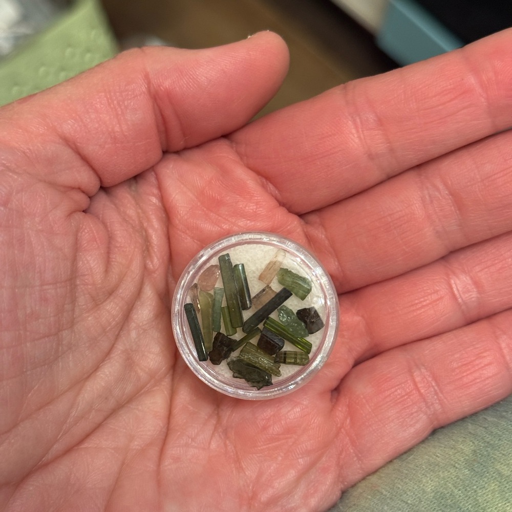 Mixed Tourmaline Gemstones - Picture 5 of 6